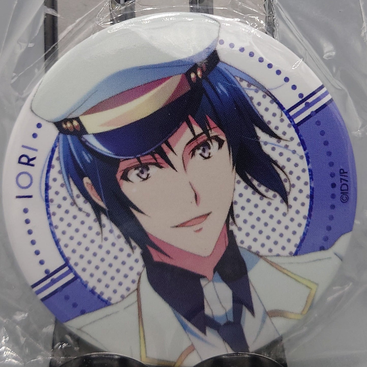 IDOLiSH7 can badges