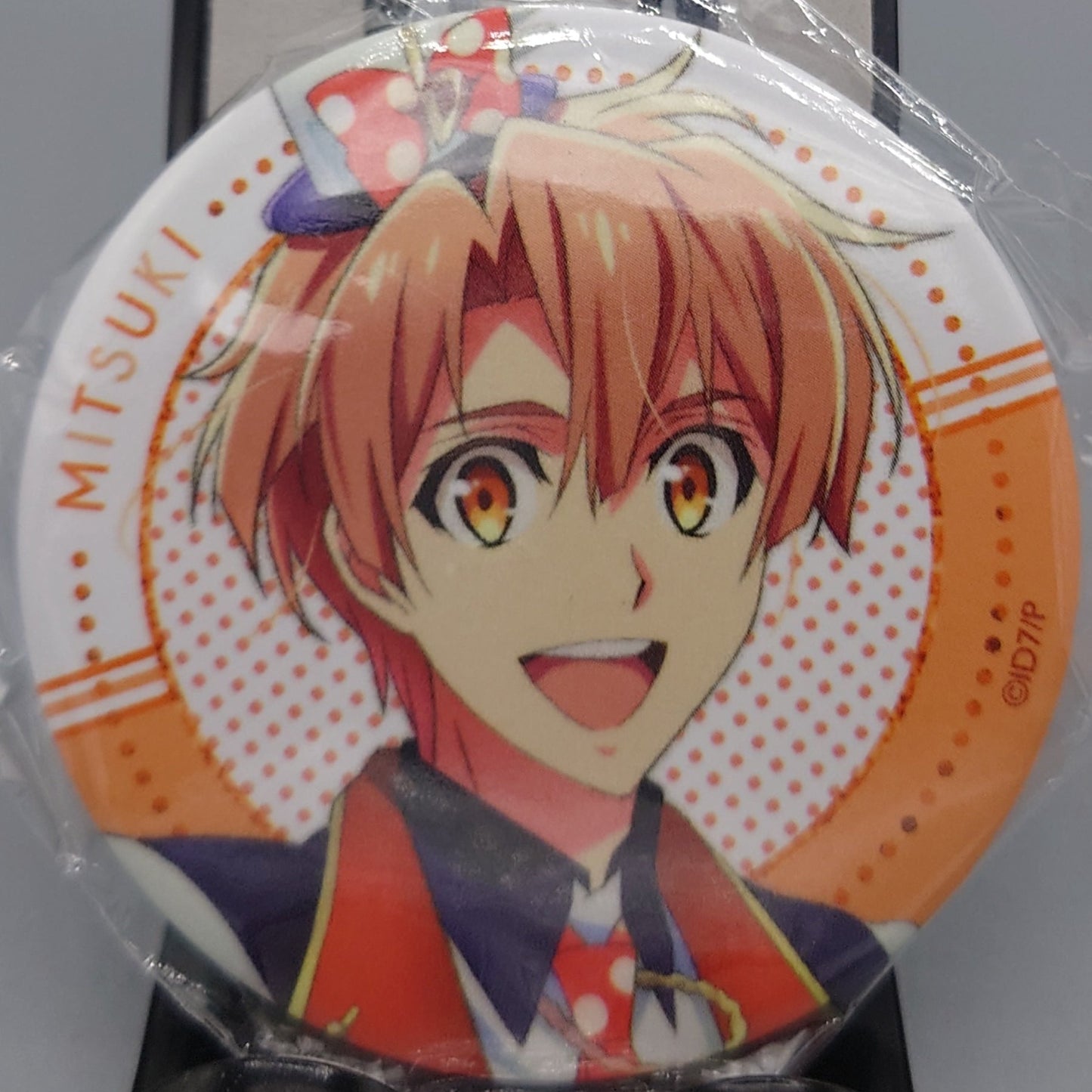 IDOLiSH7 can badges