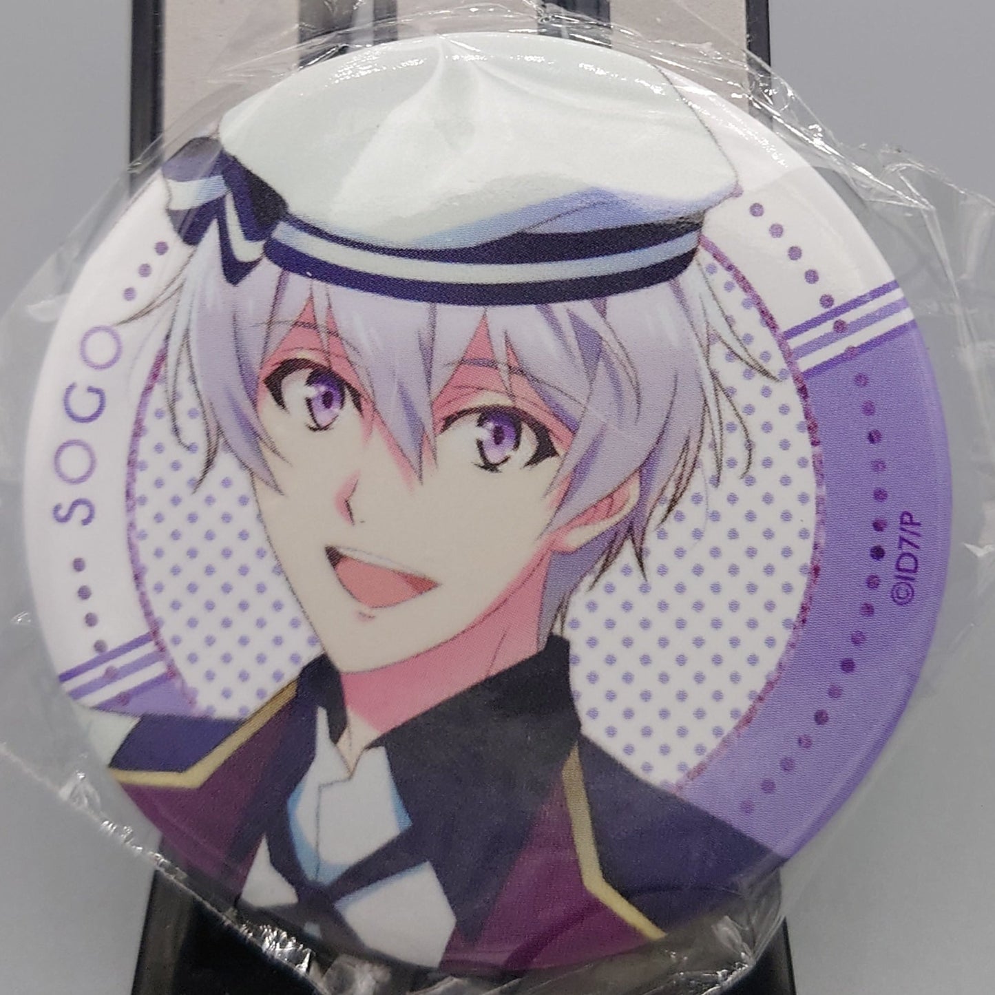 IDOLiSH7 can badges