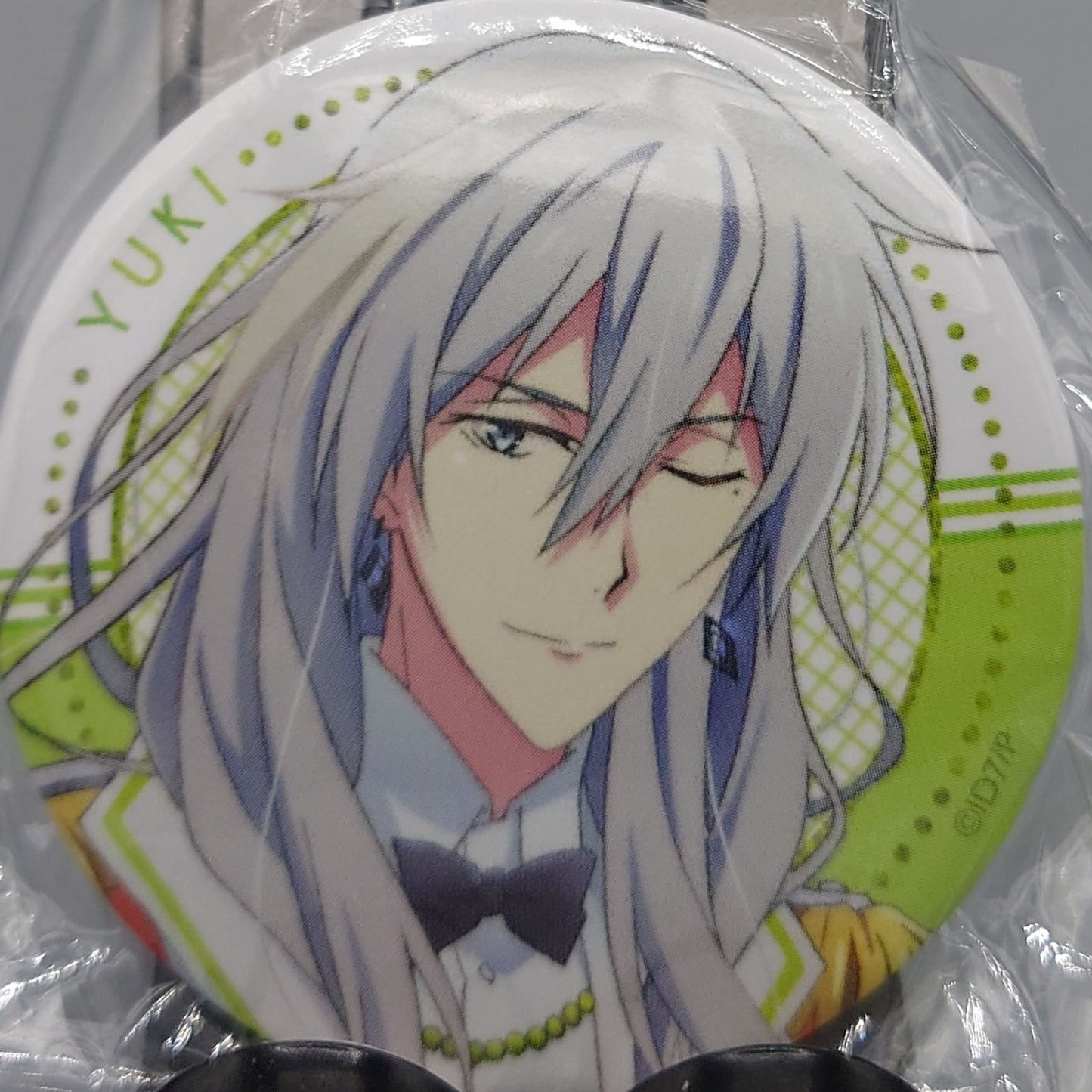 IDOLiSH7 can badges
