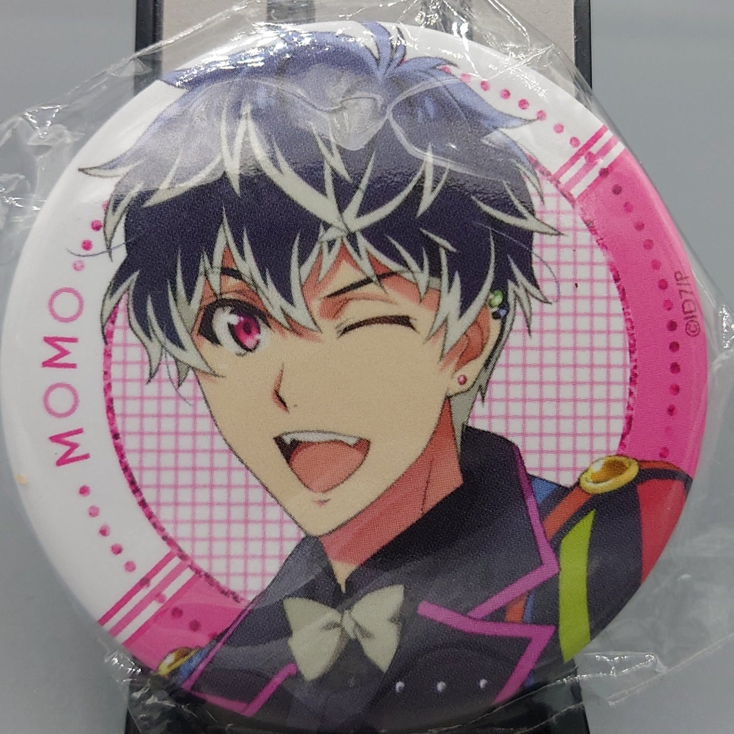 IDOLiSH7 can badges