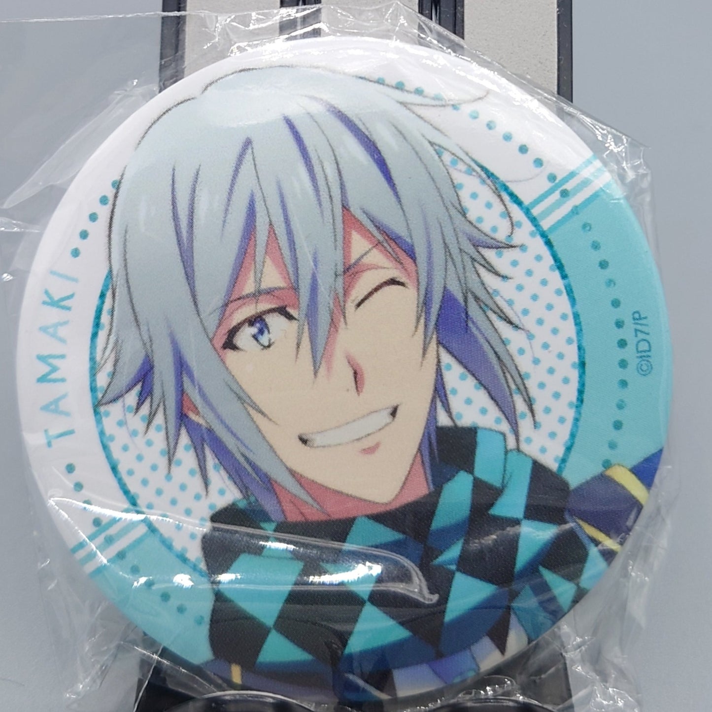 IDOLiSH7 can badges