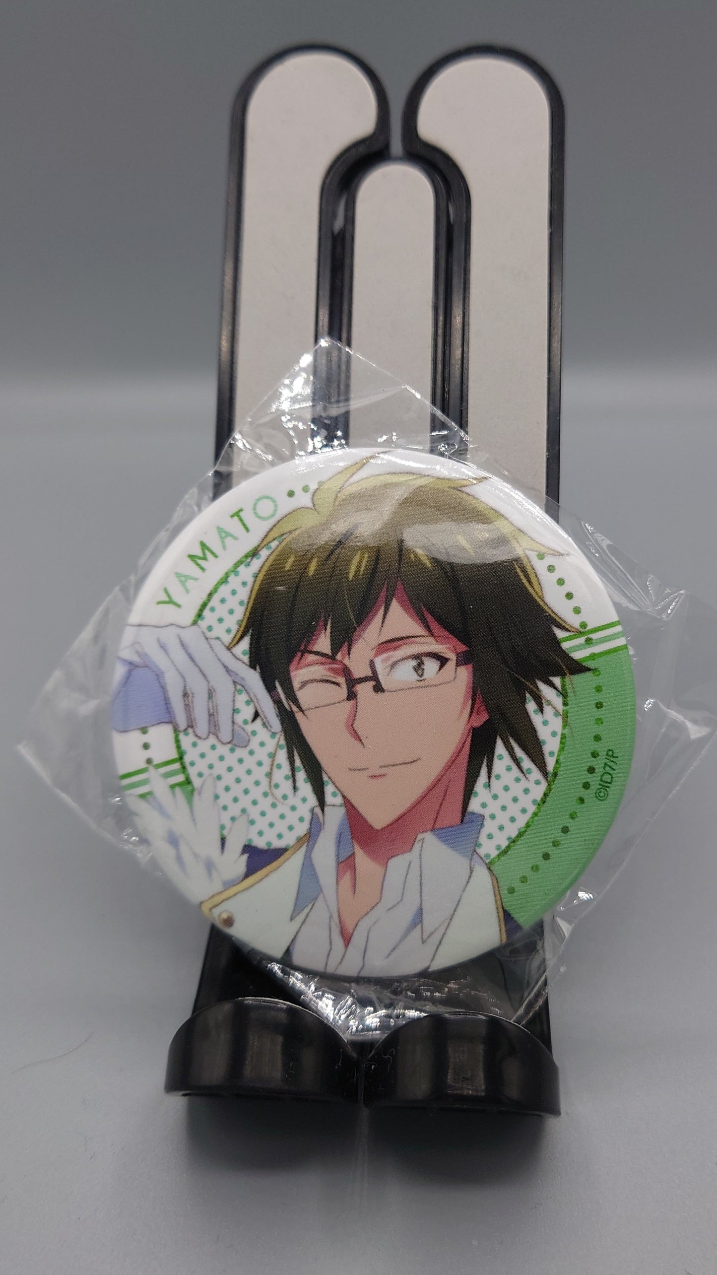 IDOLiSH7 can badges